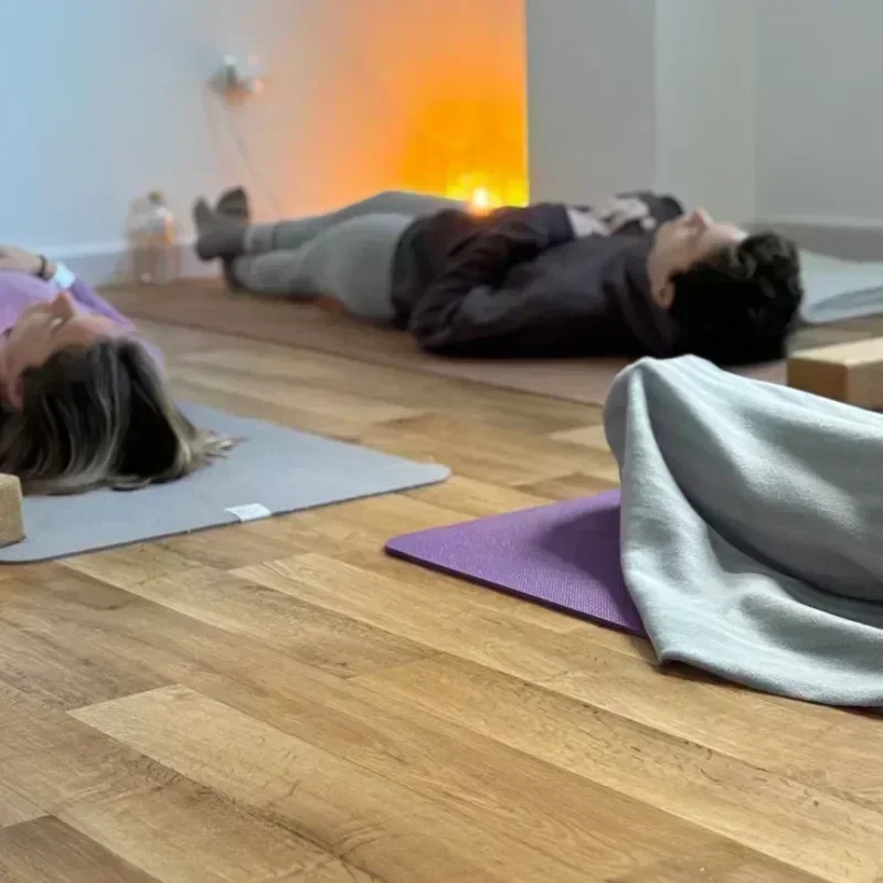 Classe d'ioga en grup